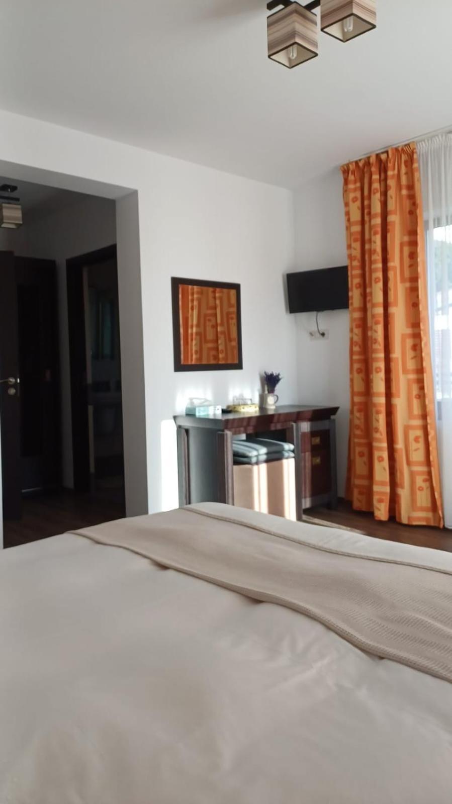 Hotel Dragomirna Sunset Mitocu Dragomirnei Zewnętrze zdjęcie