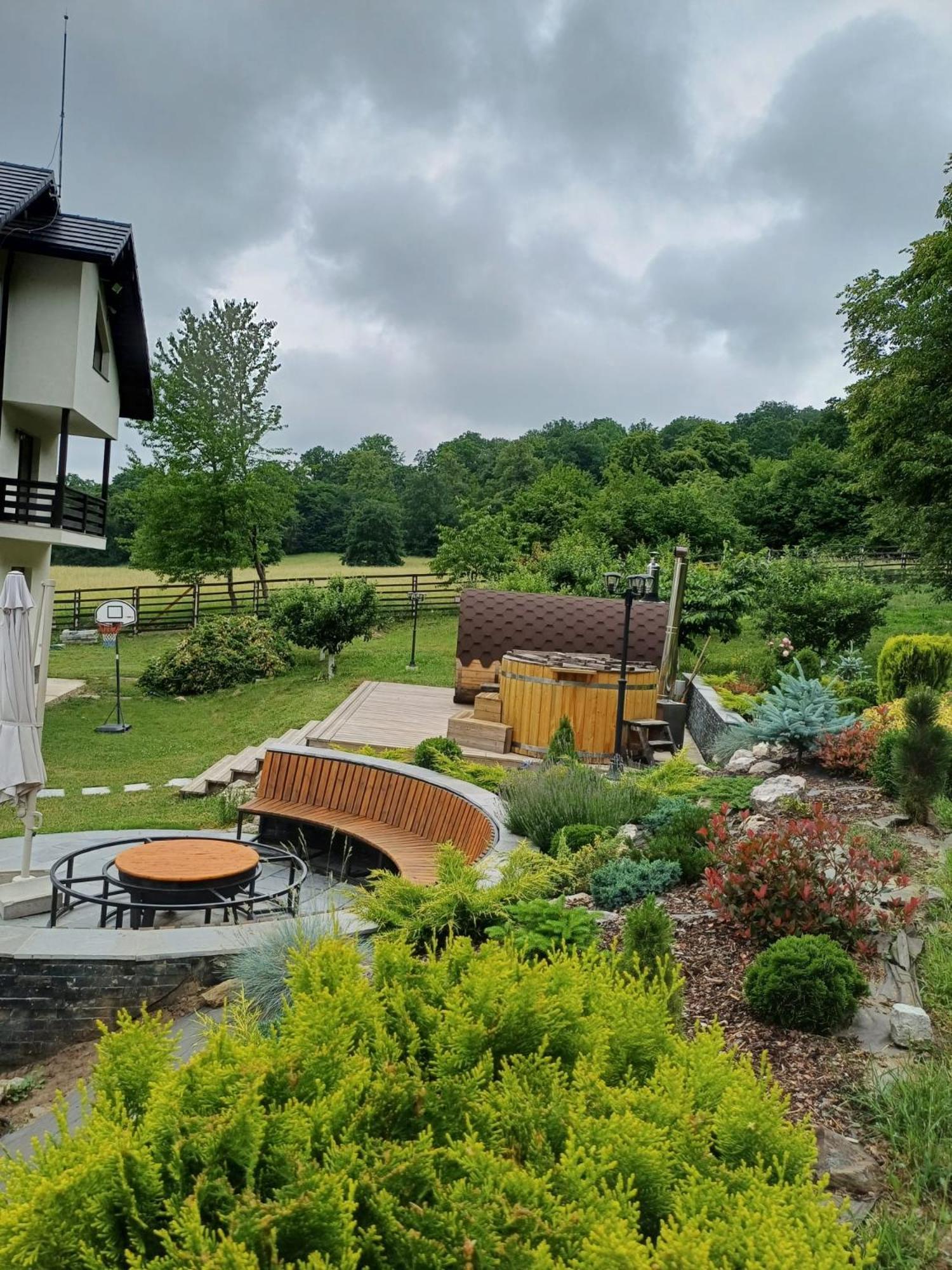 Hotel Dragomirna Sunset Mitocu Dragomirnei Zewnętrze zdjęcie